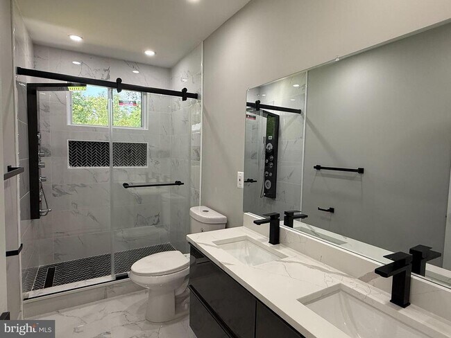 Building Photo - 5507 Kings Park Dr