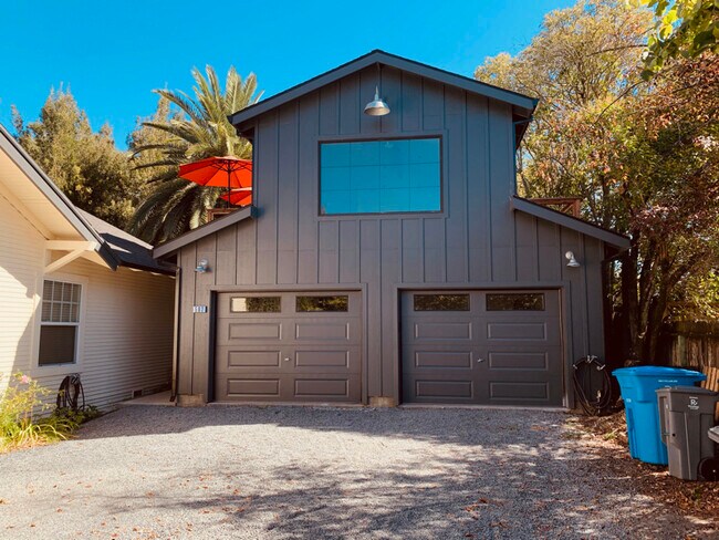 Building Photo - 592 Silva Ave