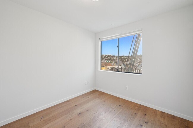 Building Photo - 270 Ocean Ave
