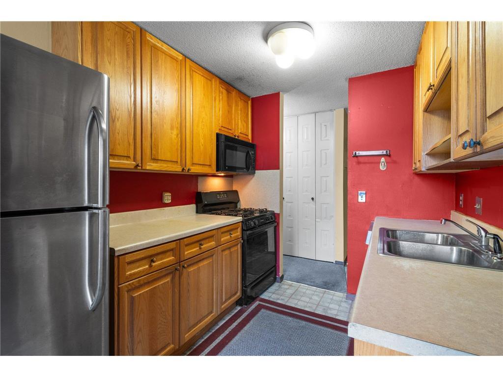 Building Photo - 4101 Parklawn Ave