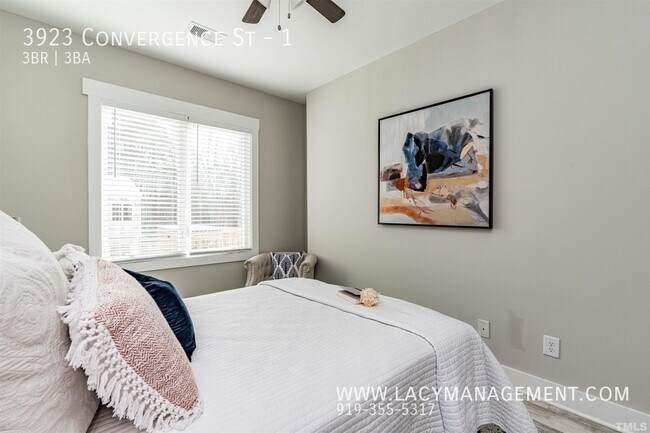 Building Photo - 3923 Convergence St