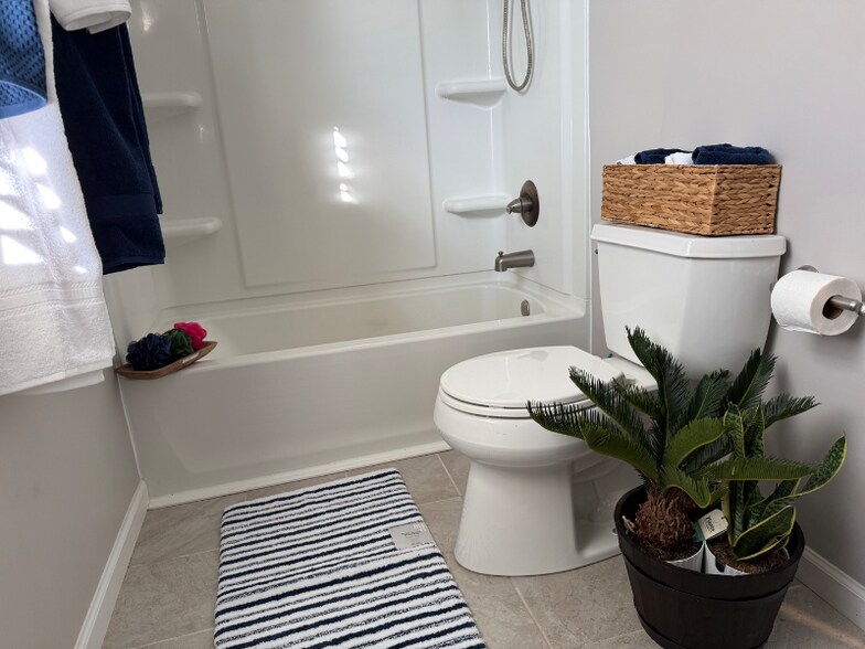 Building Photo - 2010 Dembrigh Ln