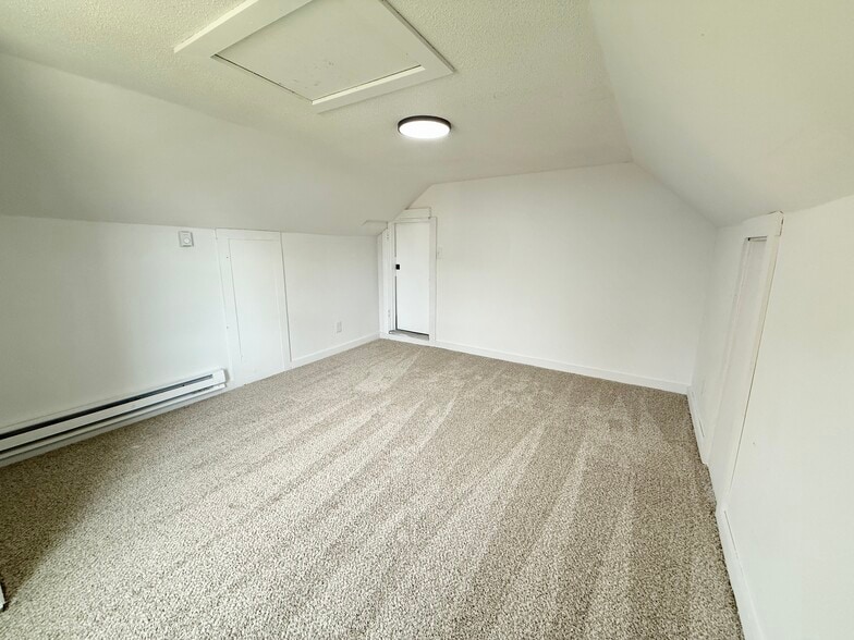 Building Photo - 1005 13th Ave