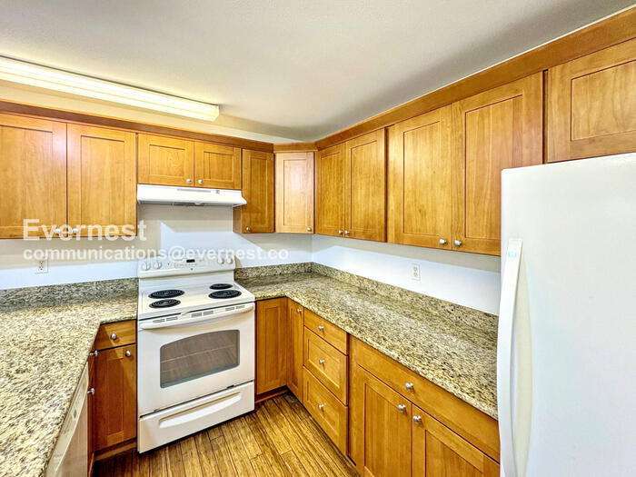 Building Photo - 6260 139th Ave NE