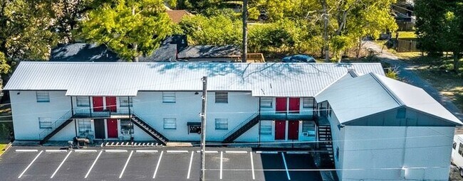 Building Photo - 2032 Stouts Rd