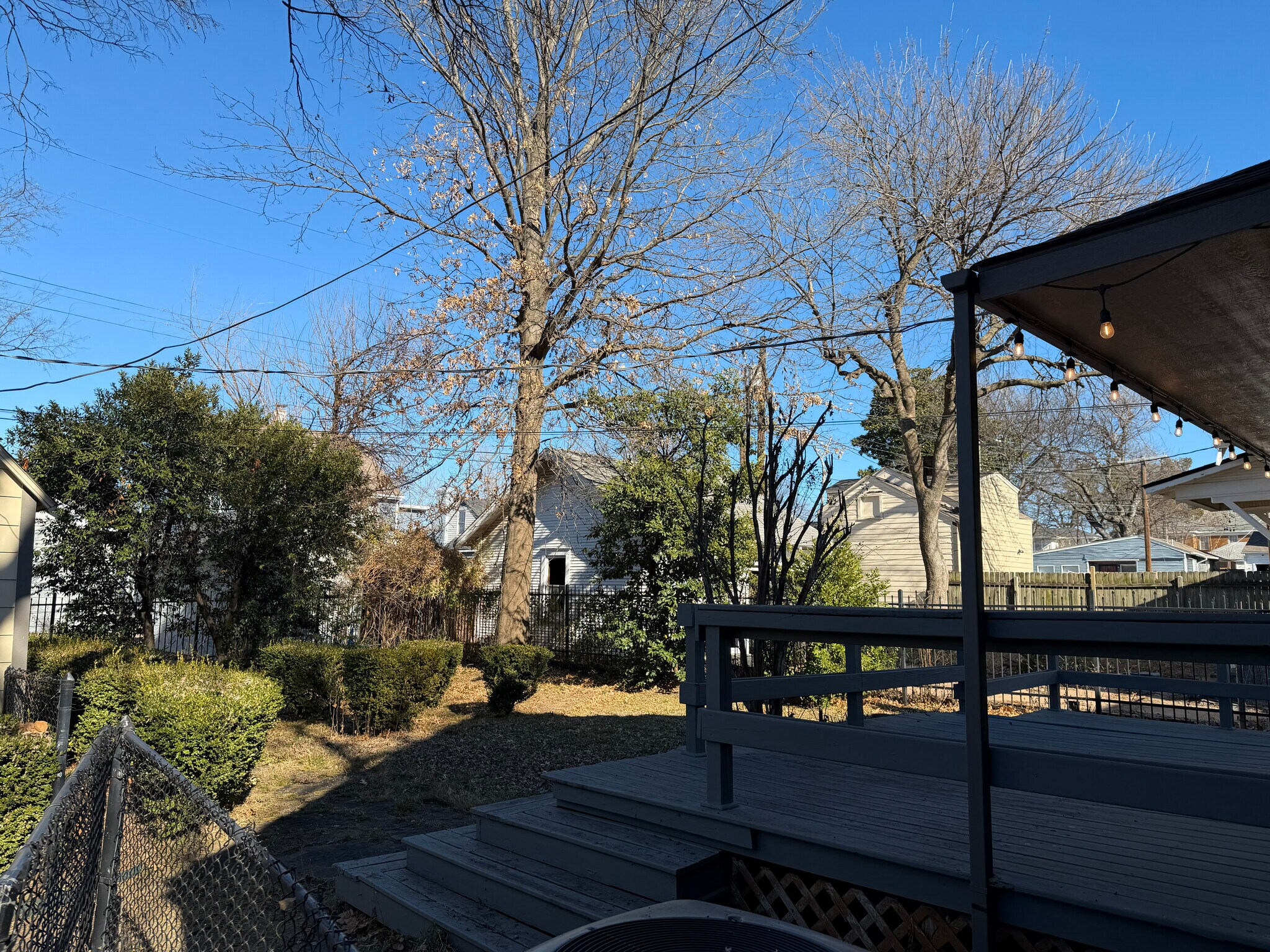 Building Photo - 2023 E 14th Pl