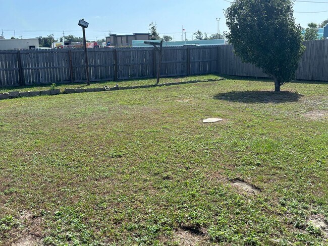 Building Photo - 509 Phillips Ct