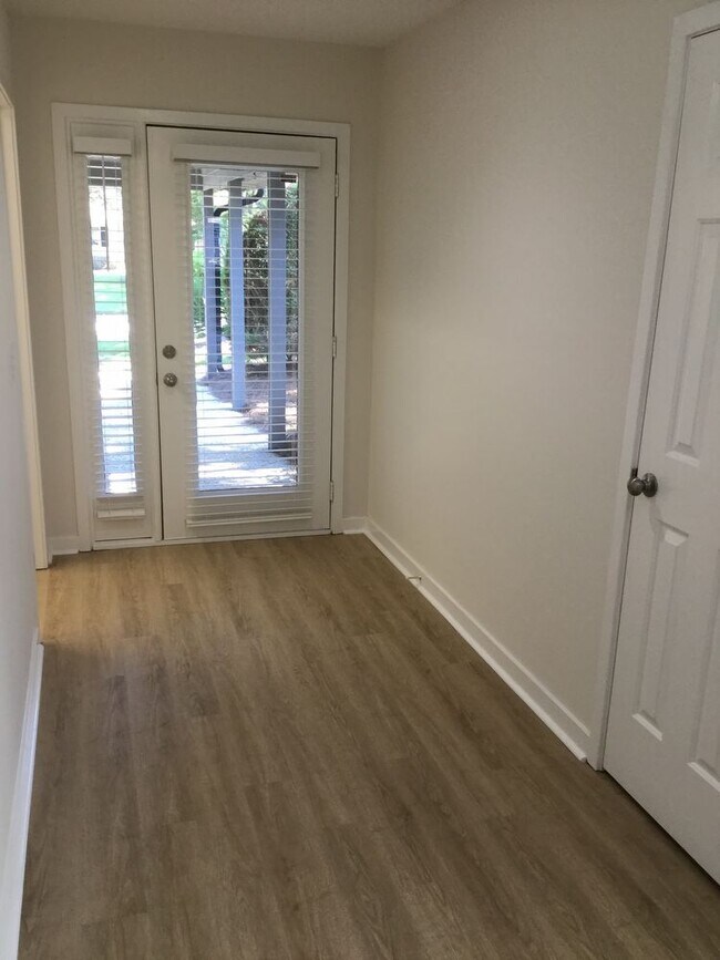 Building Photo - KEY COLONY AT COVIL ESTATES