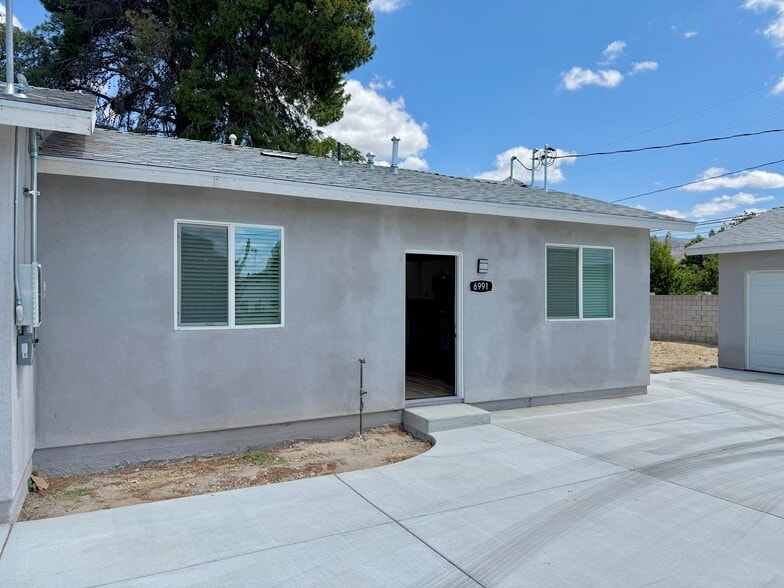 Building Photo - 6991 Del Rosa Ave