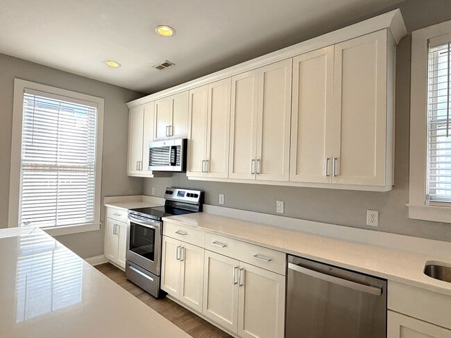 Building Photo - 9 Hanover St