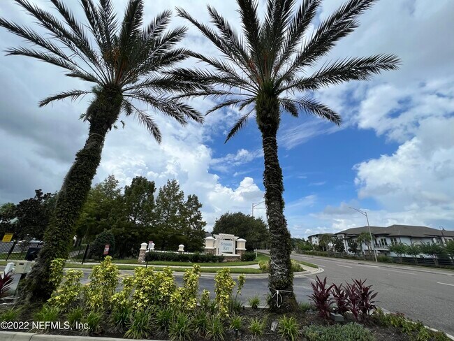 Building Photo - 4990 Key Lime Dr