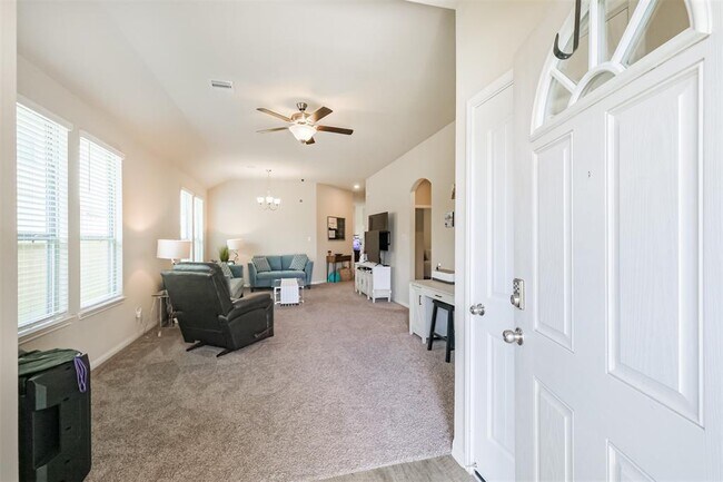 Building Photo - 14657 E Pine Heart Dr