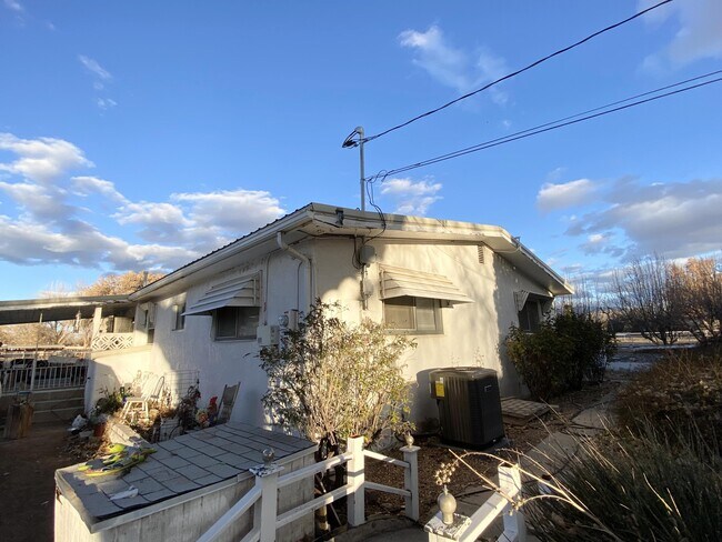 Building Photo - 10138 Bosque Cir NW