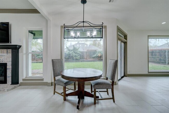 Building Photo - 3616 Burlington Dr