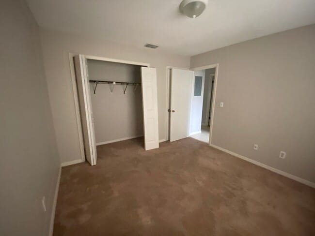 Building Photo - 2 Bedroom 2 Bath Duplex in Historic Downto...