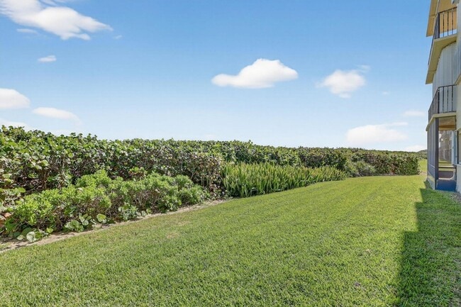 Building Photo - 7410 S Ocean Dr