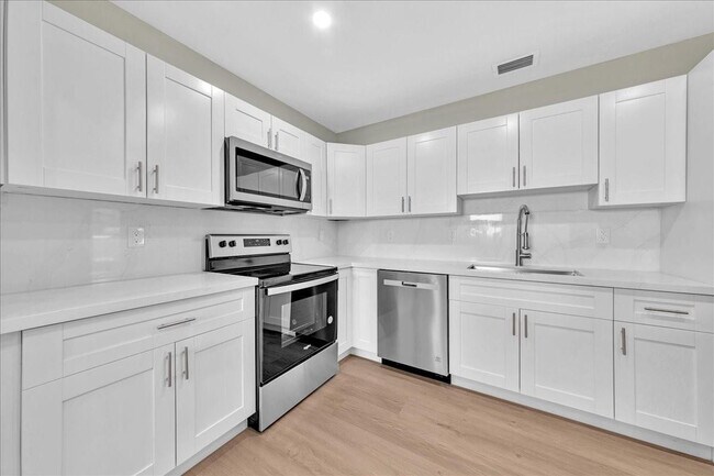 Building Photo - 5324 NW 1st Ave