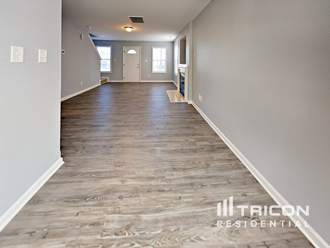 Building Photo - 3014 Great Falls Dr