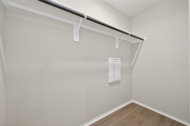 Building Photo - 21254 Ivy Wds Ct