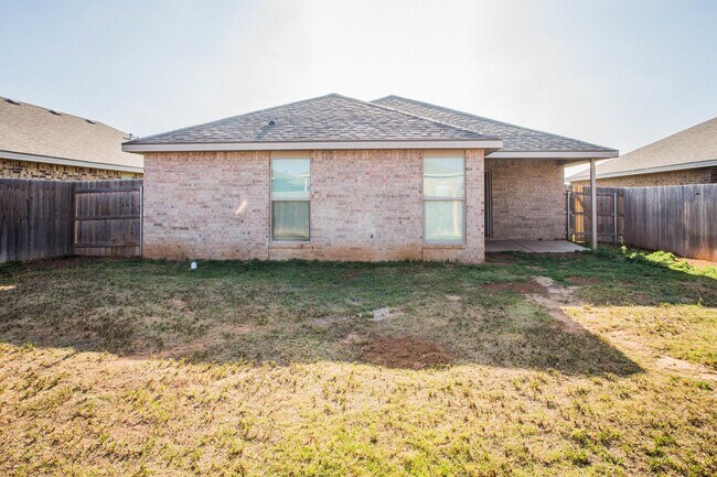 Building Photo - 14412 Vernon Ave