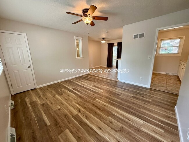 Building Photo - Cozy 3 Bedroom Home in Blue Springs