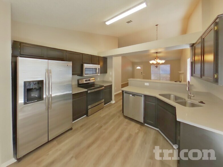 Building Photo - 5522 Silver Maple Dr