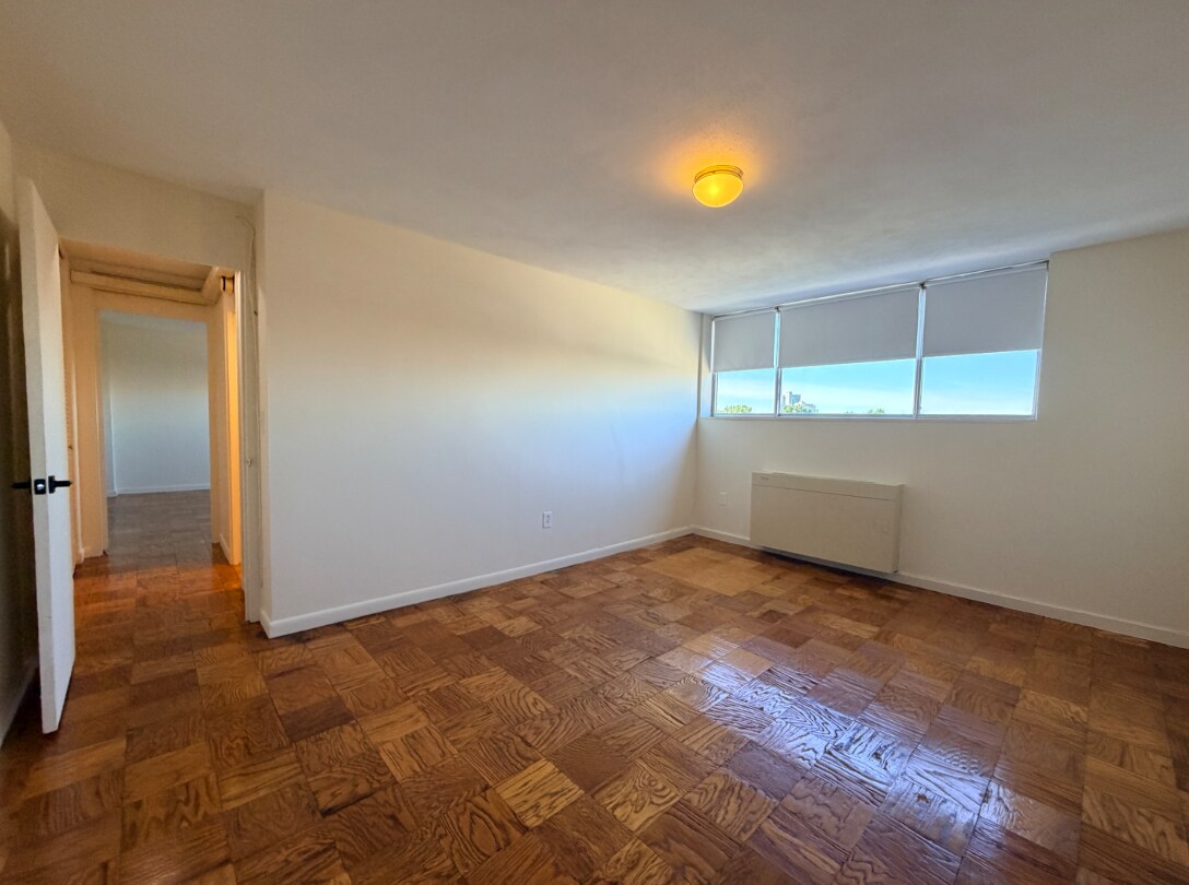 Building Photo - 16 Monmouth Ct