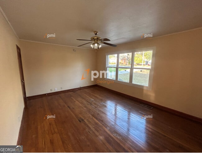 Building Photo - 3149 Somerset Dr