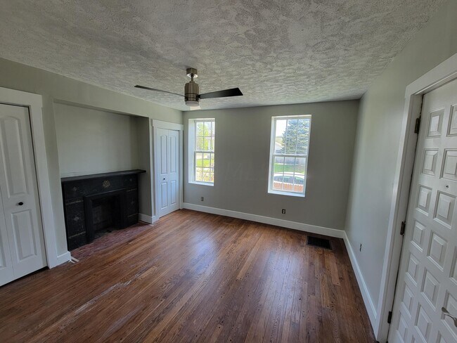 Building Photo - 751 Wager St