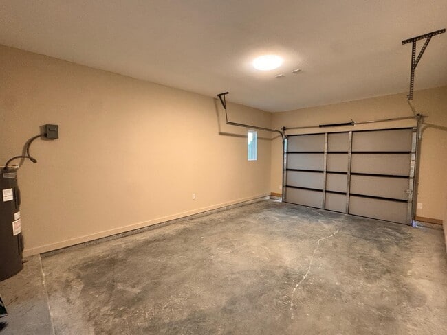 Building Photo - 6702 El Bosal Ln