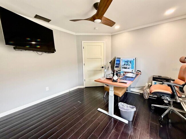 Building Photo - 6600 Gentle Ben Cir