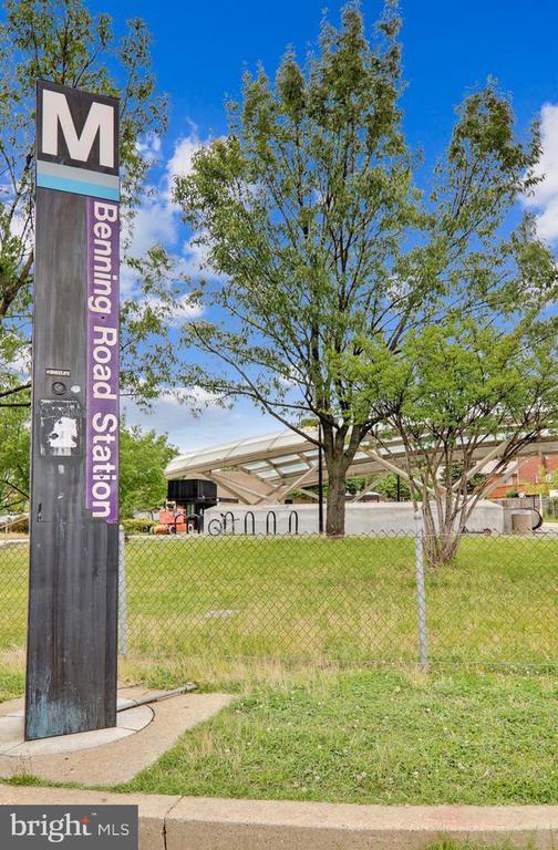 Building Photo - 4116 Ames St NE