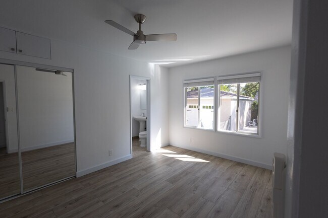 Building Photo - Freshly Renovated 3BR/2BA Pool Home – La C...