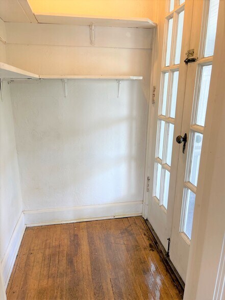 Building Photo - 6532 Wilkins Ave