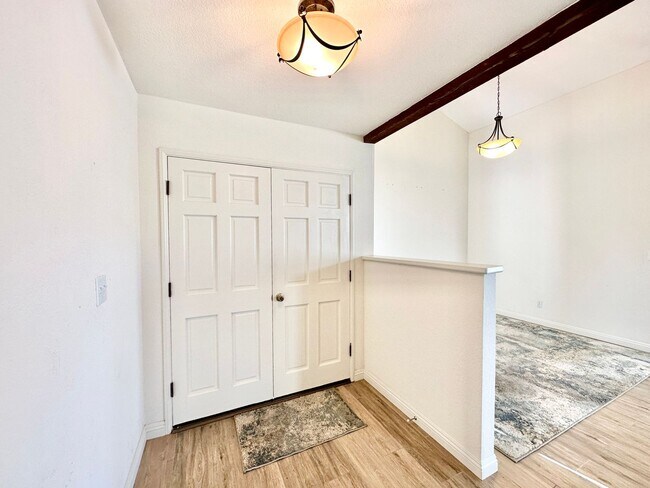 Building Photo - Sweet Single-Story, Completely Detached, Home in the Picturesque Fallbrook Village HOA Community!