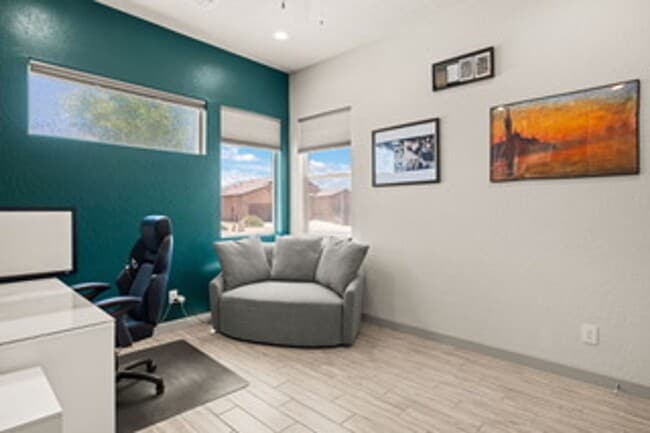 Building Photo - Like New Los Lunas Home!