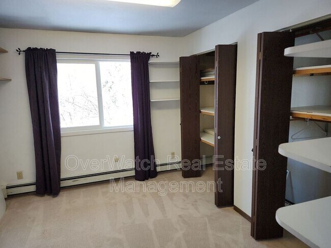 Building Photo - 1545 Northview Dr