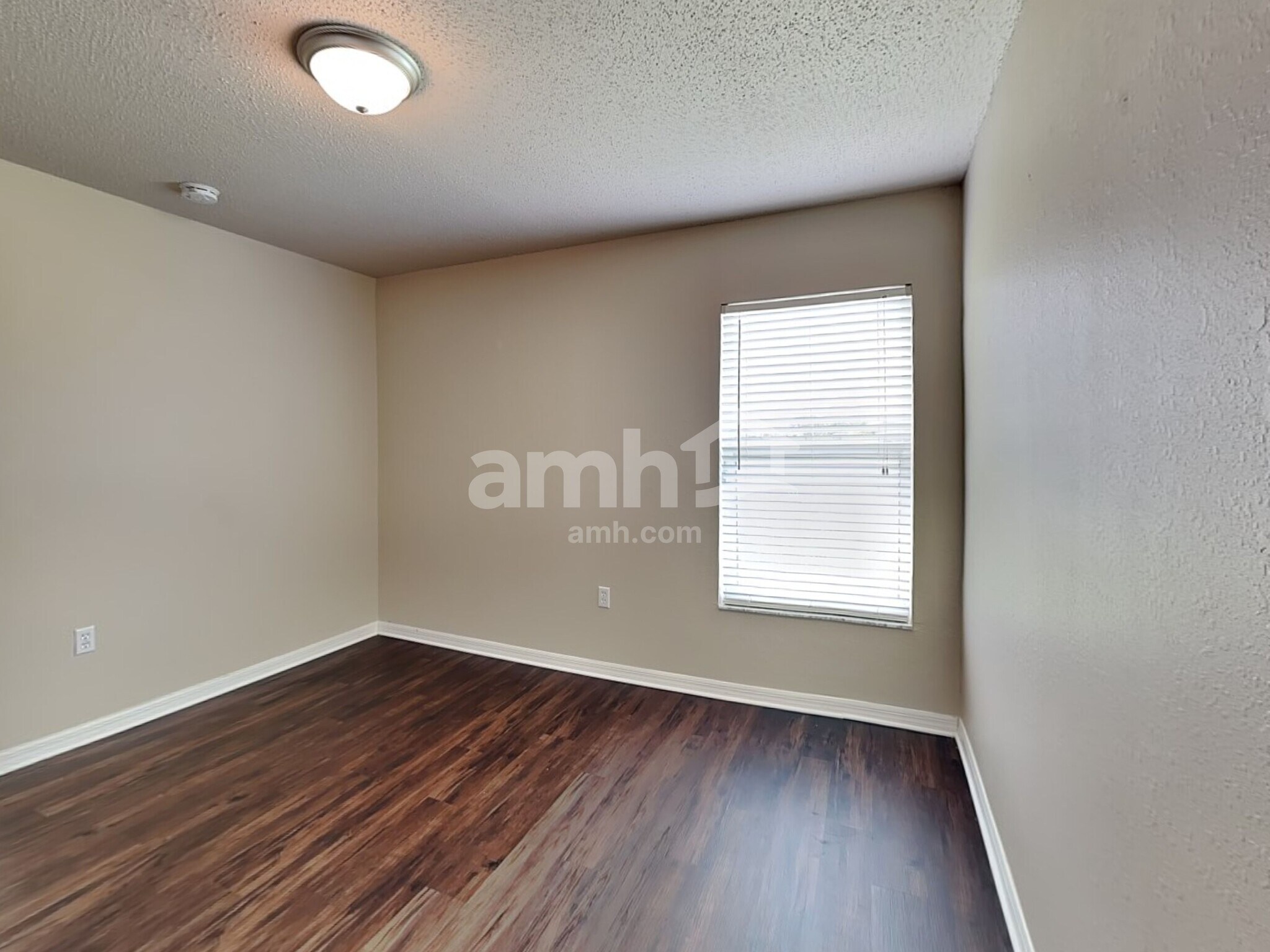 Building Photo - 875 Summer Glen Dr