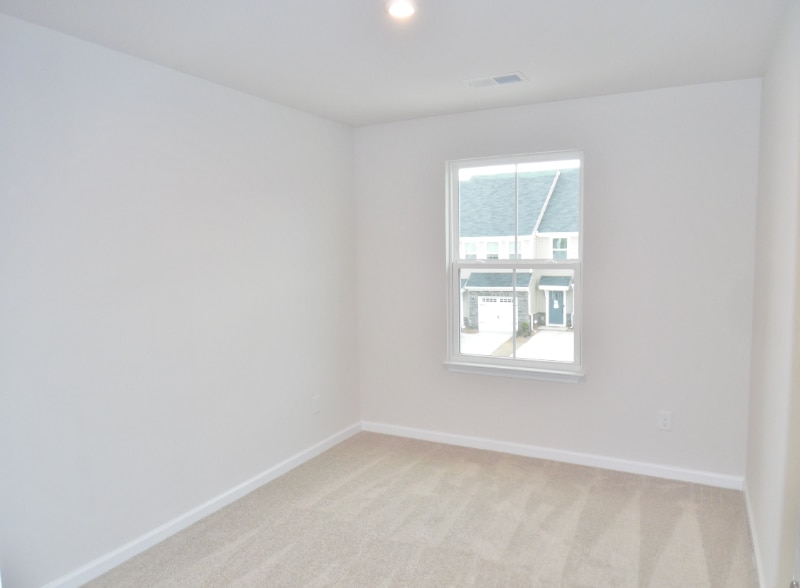 Building Photo - 111 Roundtree Dr