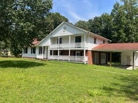 Building Photo - 220 Edgewood Dr