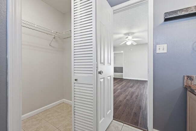 Building Photo - 955 Pacific Silver Ct