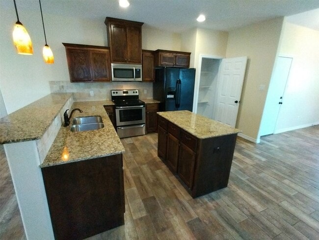 Building Photo - 4710 Henry St