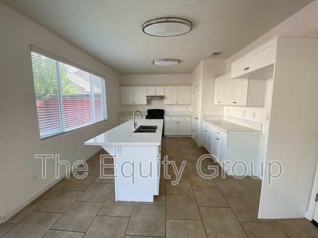 Building Photo - 1826 W Van Gogh