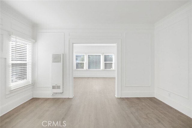 Building Photo - 550 N Kenmore Ave