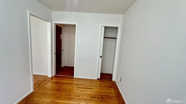 Building Photo - 52 Genoa Pl