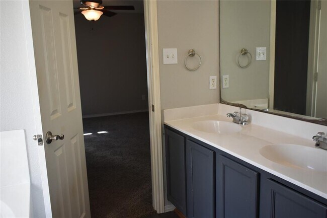 Building Photo - 504 Woodsorrel Way