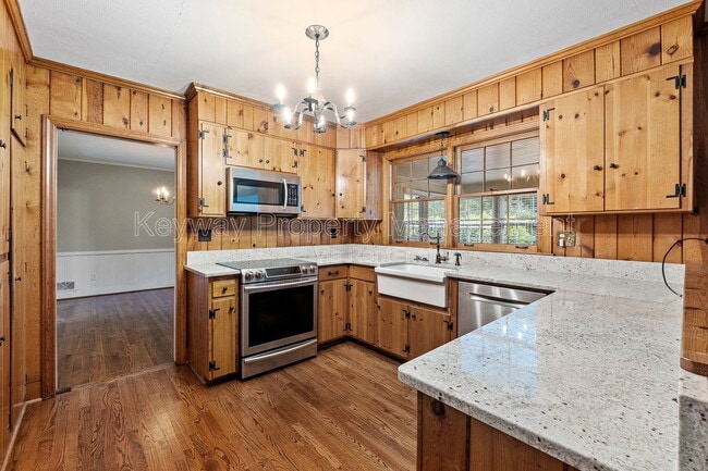 Building Photo - 1529 Dibble Rd S W