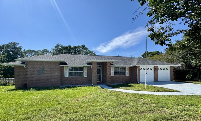 Primary Photo - 529 Long Lake Dr