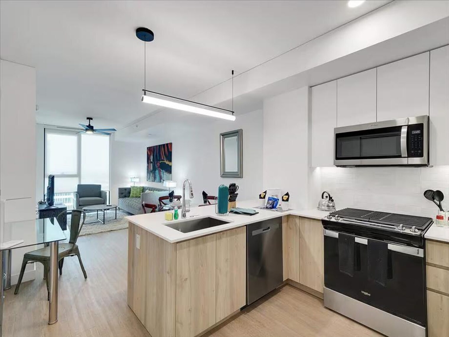 Building Photo - 817 N 6th St