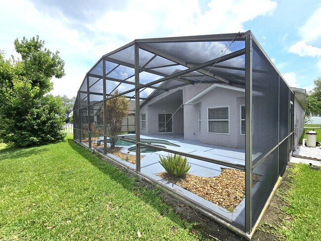 Building Photo - 2813 Harwood Ct